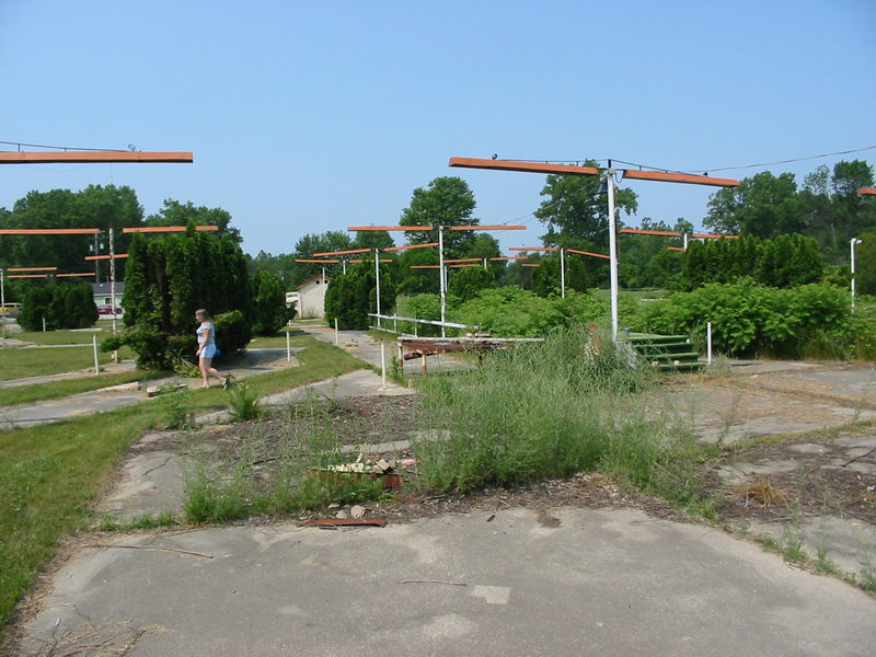 Lakeshore Putt-Putt Golf - June 2002 (newer photo)